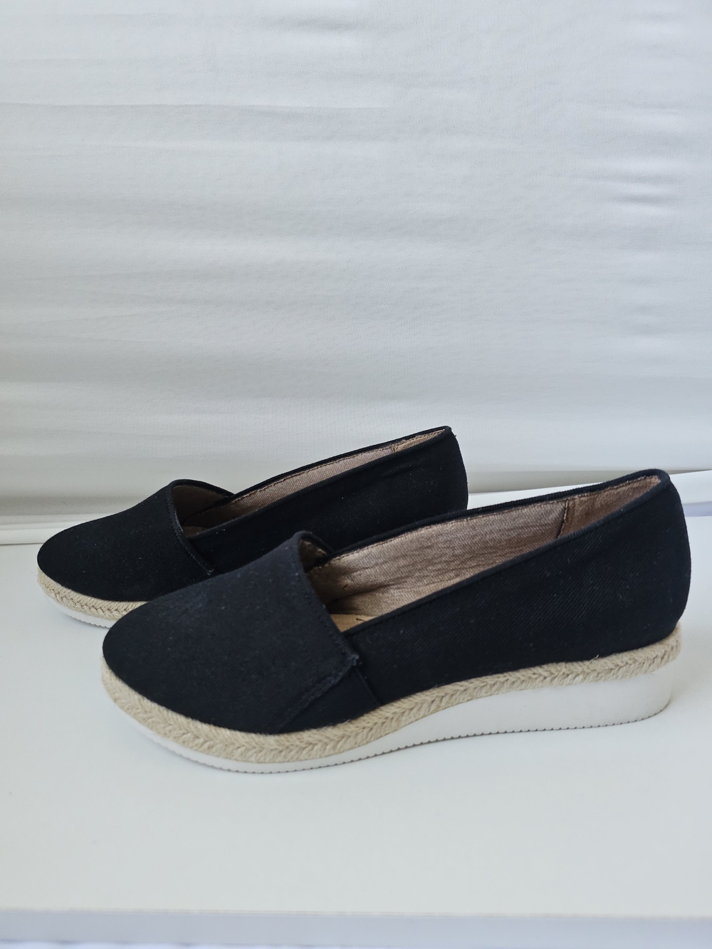 NWOT LifeStride Black Canvas Espadrille Platform Wedges - Size 8